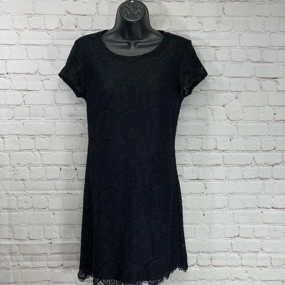 Laundry By Shelli Segal Dresses & Skirts - Laundry by Shelli Segal Black SS Lace Dress SZ 0